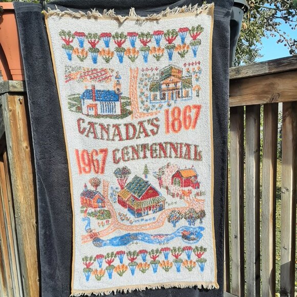 Rare Vtg 60's Cotton Bath Towel, Canada Centennial, 1867-1967 Canadiana 23"x40" - Picture 2 of 8